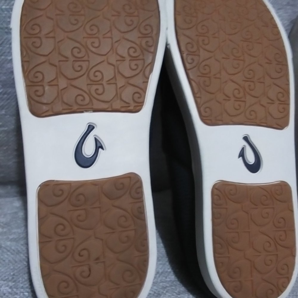 Olukai Pehuea Navy Classic Slip-On Breezy Leather Casual Sneakers Womens 9.5